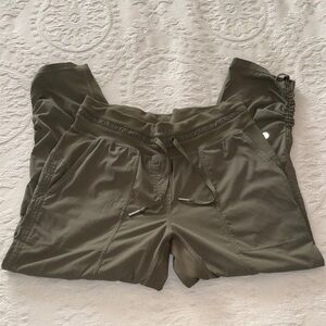 Lululemon Dance Studio Crop PantsOlive Green Women's 6 Gently Loved